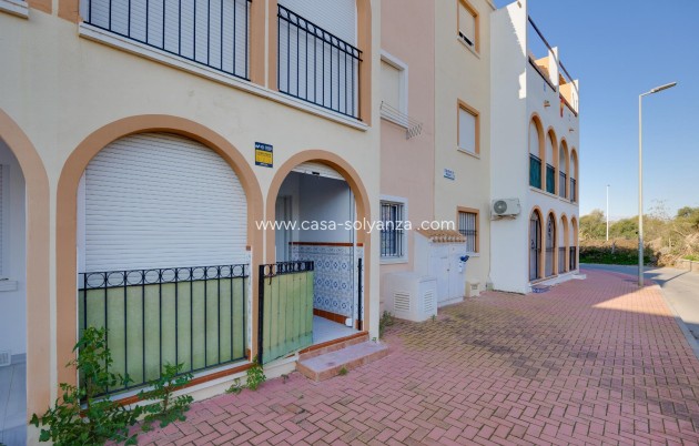 Herverkoop - Bungalow - Torrevieja - Playa De Los Naufragos