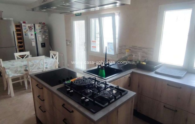 Wiederverkauf - Kommerziell - Ayora