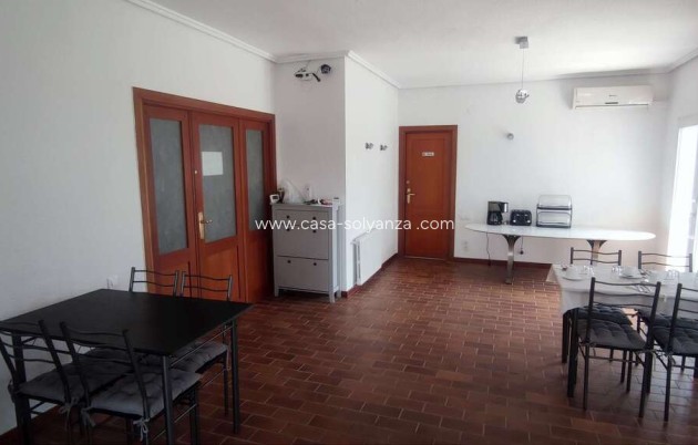 Wiederverkauf - Kommerziell - Ayora