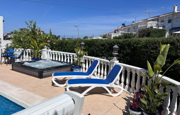 Herverkoop - Villa - Torrevieja - Los Balcones