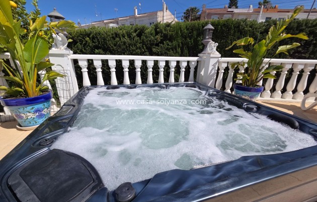 Herverkoop - Villa - Torrevieja - Los Balcones