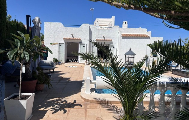 Herverkoop - Villa - Torrevieja - Los Balcones