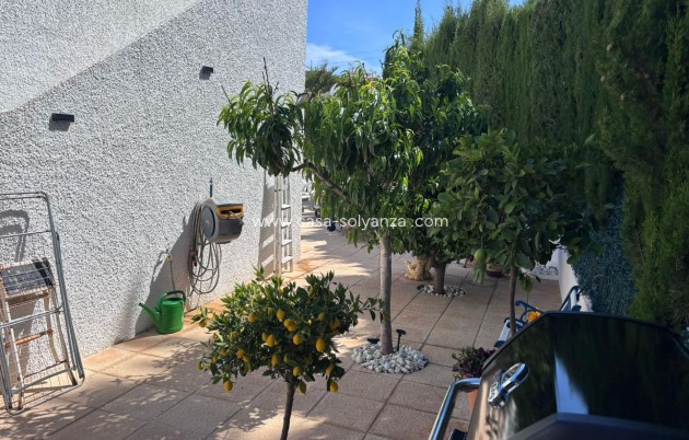 Herverkoop - Villa - Torrevieja - Los Balcones