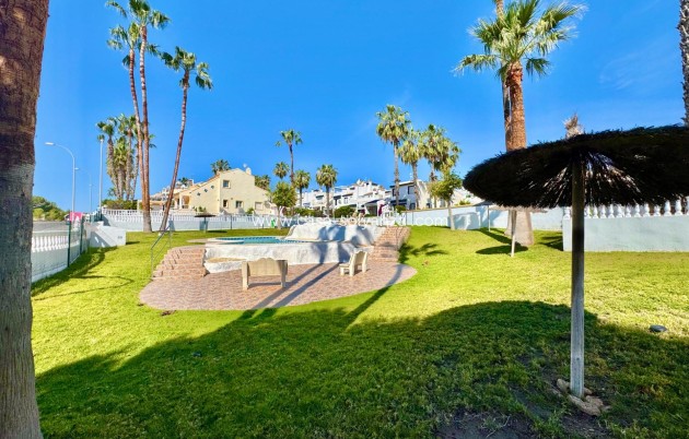 Resale - Bungalow - Orihuela Costa - Villamartín