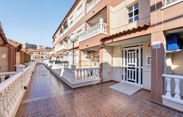 Herverkoop - Appartement / flat - Torrevieja - Playa de los Locos