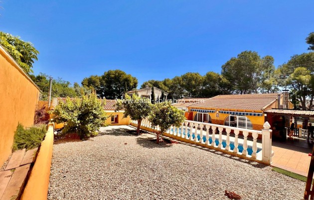 Resale - Villa - Torrevieja - Los Balcones