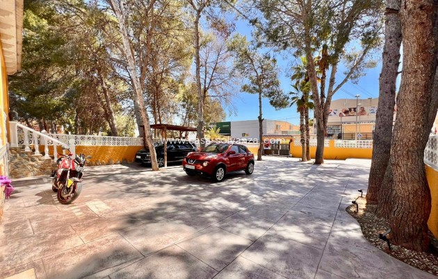 Resale - Villa - Torrevieja - Los Balcones