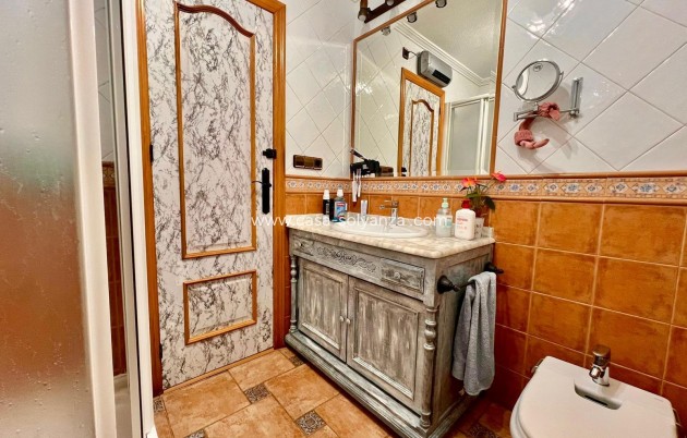 Resale - Villa - Torrevieja - Los Balcones