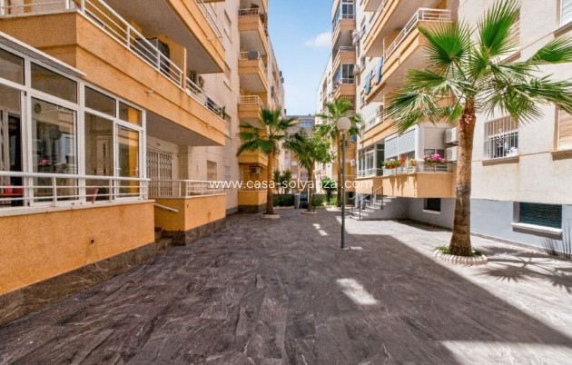 Resale - Apartment / flat - Torrevieja - Costa Blanca