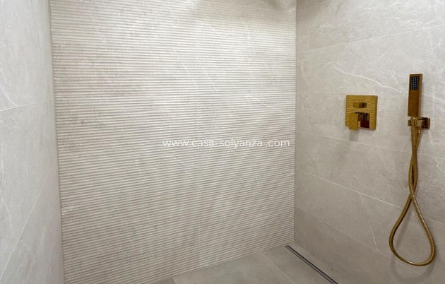 Reventa - Apartamento / piso - Torrevieja - El Acequión - Los Náufragos