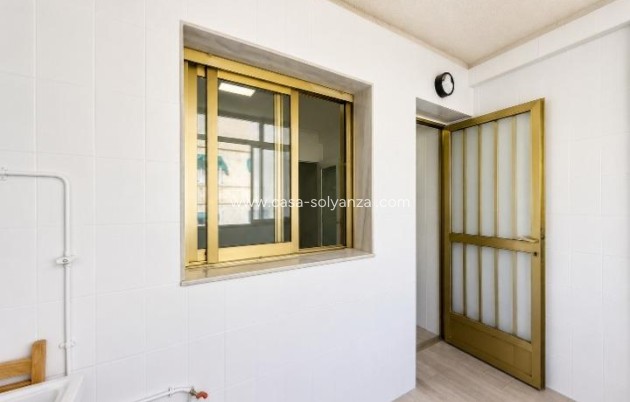 Resale - Apartment / flat - Torrevieja - Acequion
