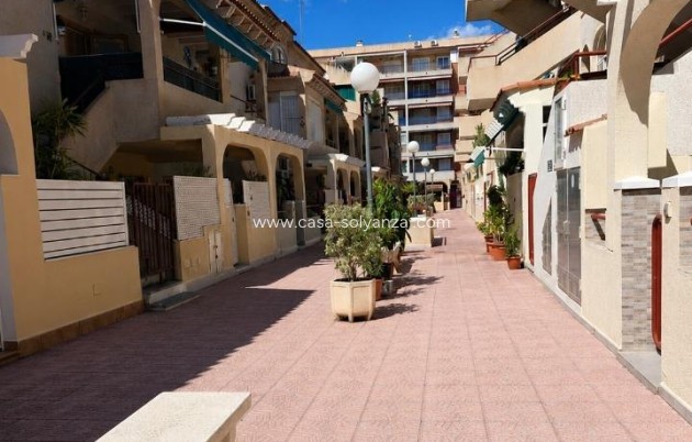 Resale - Apartment / flat - Torrevieja - Acequion