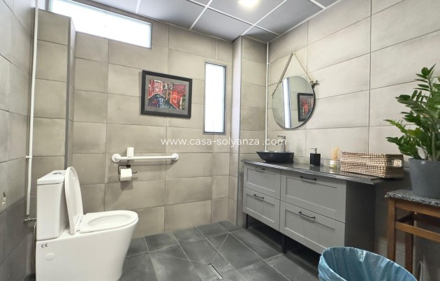 Resale - Commercial - Torrevieja - Acequion