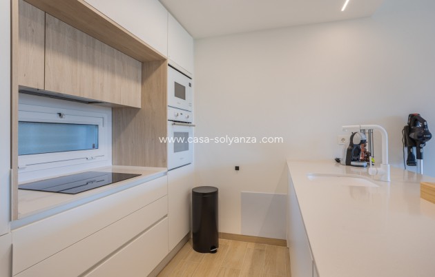 Resale - Apartment / flat - El Raso