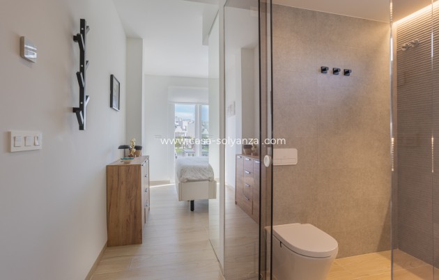 Resale - Apartment / flat - El Raso