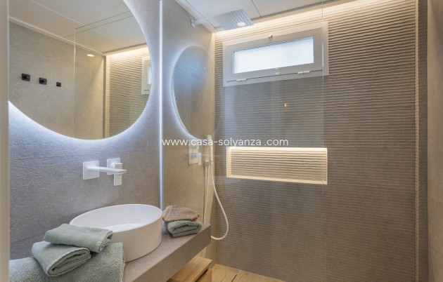 Resale - Apartment / flat - El Raso