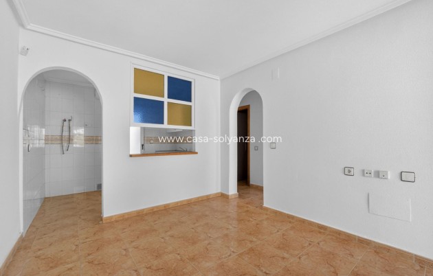 Resale - Apartment / flat - Torrevieja - El Limonar