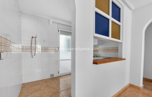 Resale - Apartment / flat - Torrevieja - El Limonar
