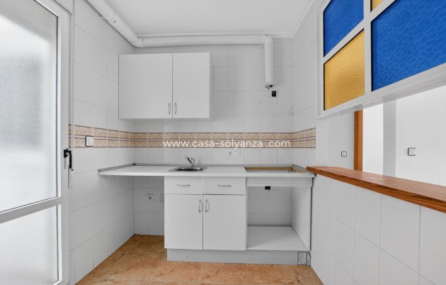 Resale - Apartment / flat - Torrevieja - El Limonar