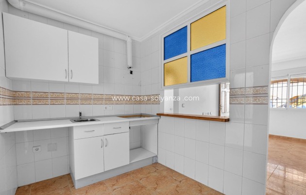 Resale - Apartment / flat - Torrevieja - El Limonar