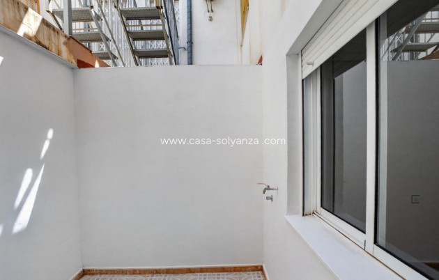 Resale - Apartment / flat - Torrevieja - El Limonar