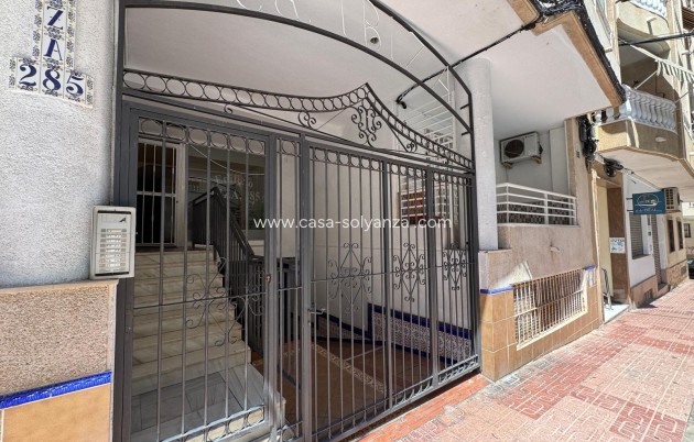 Resale - Apartment / flat - Torrevieja - Center