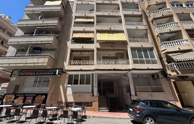 Resale - Apartment / flat - Torrevieja - Center