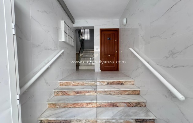 Reventa - Apartamento / piso - Torrevieja - Center