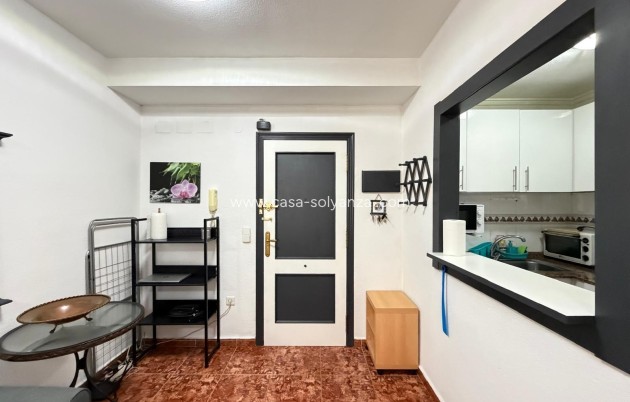 Resale - Apartment / flat - Torrevieja - Estacion Autobuses