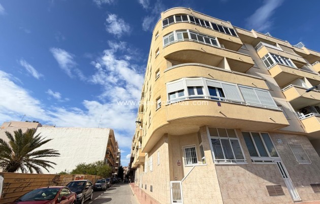 Resale - Apartment / flat - Torrevieja - Playa del Cura