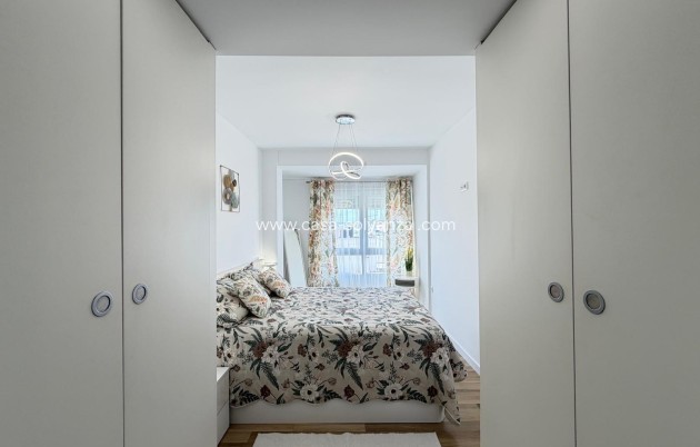 Resale - Apartment / flat - Torrevieja - Center