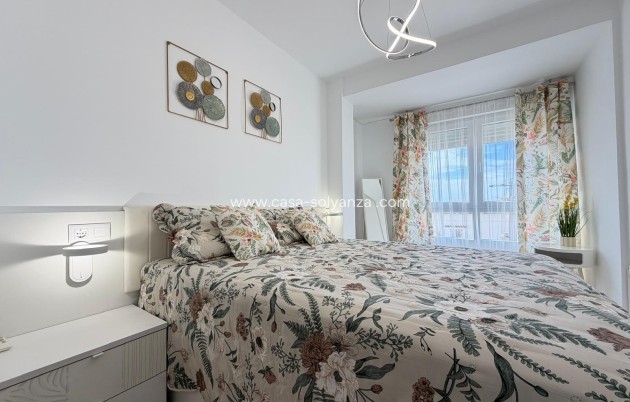 Resale - Apartment / flat - Torrevieja - Center