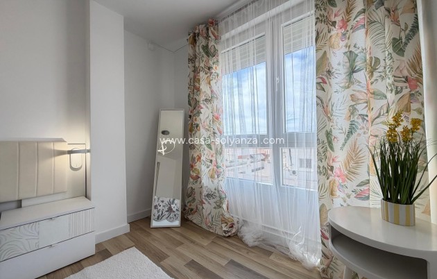 Resale - Apartment / flat - Torrevieja - Center