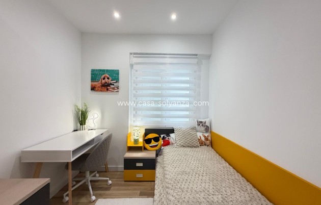 Resale - Apartment / flat - Torrevieja - Center