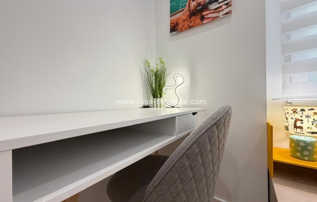 Resale - Apartment / flat - Torrevieja - Center