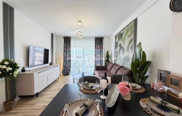 Resale - Apartment / flat - Torrevieja - Center