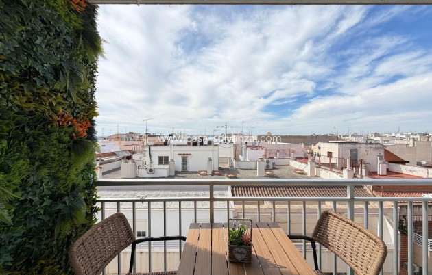 Resale - Apartment / flat - Torrevieja - Center