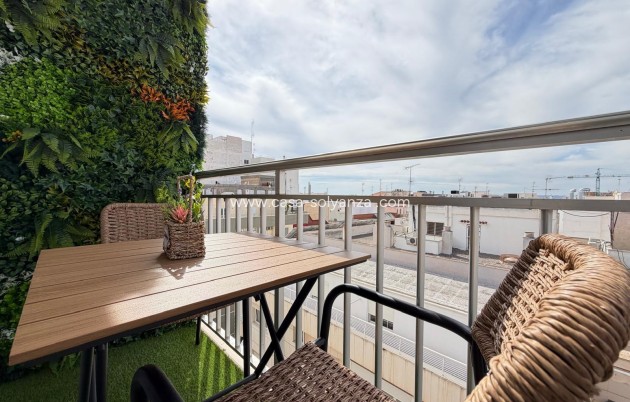 Resale - Apartment / flat - Torrevieja - Center