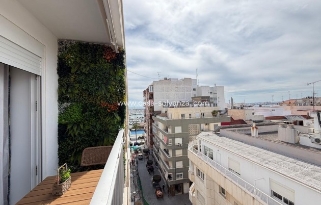 Resale - Apartment / flat - Torrevieja - Center