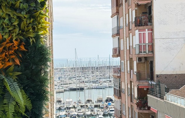 Resale - Apartment / flat - Torrevieja - Center