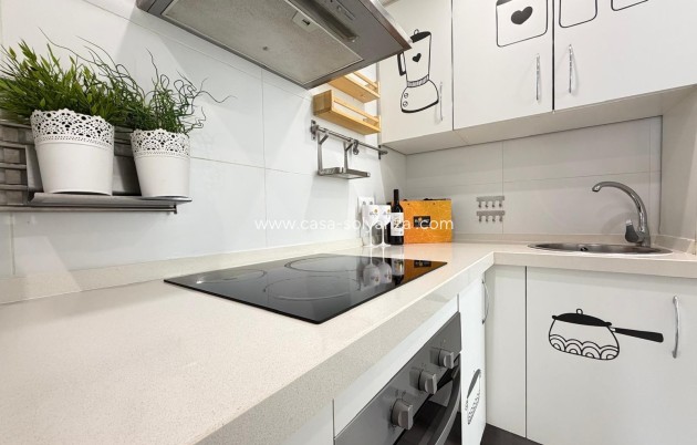 Resale - Apartment / flat - Torrevieja - Center