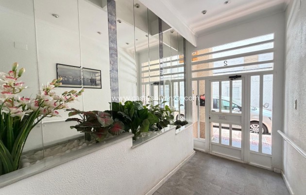 Resale - Apartment / flat - Torrevieja - Acequion