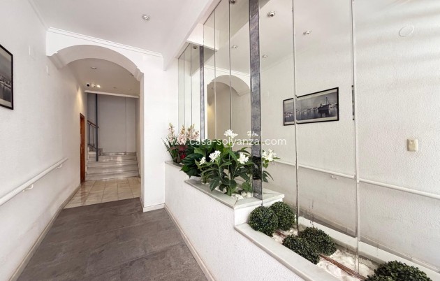 Resale - Apartment / flat - Torrevieja - Acequion