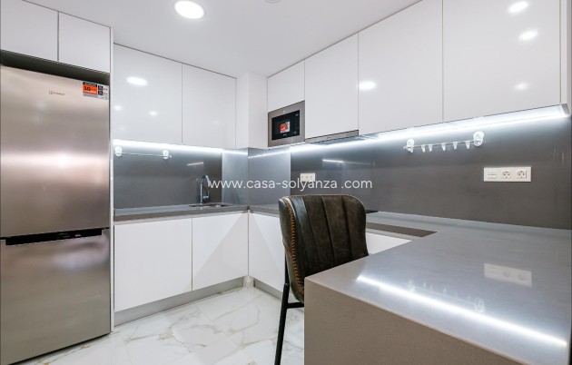 Resale - Apartment / flat - Torrevieja - Playa del Cura