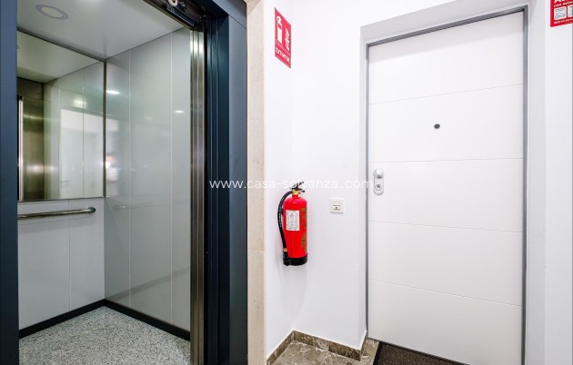 Resale - Apartment / flat - Torrevieja - Playa del Cura