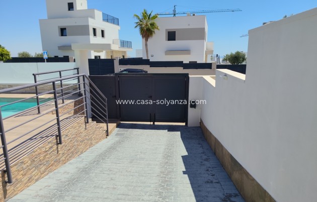 Reventa - Villa - San Miguel de Salinas - Inland