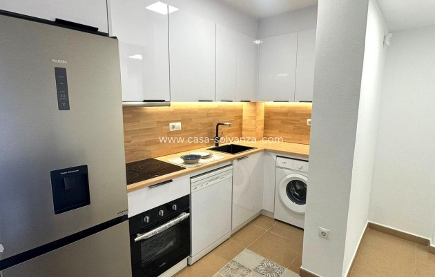Reventa - Apartamento / piso - Torrevieja - Centro - Muelle Pesquero
