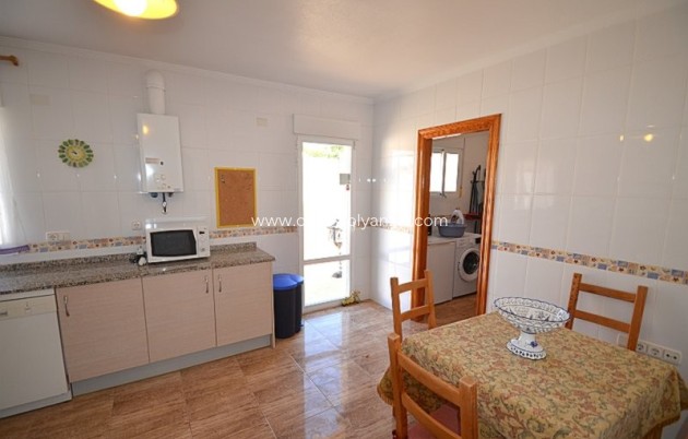 Reventa - Villa - Campos del Río - Inland