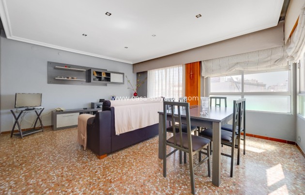 Resale - Apartment / flat - Torrevieja - Center