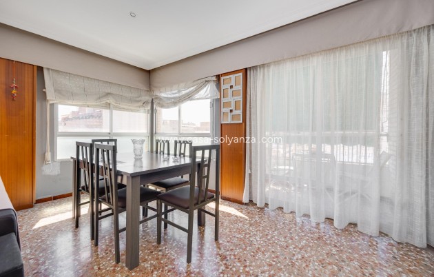 Resale - Apartment / flat - Torrevieja - Center